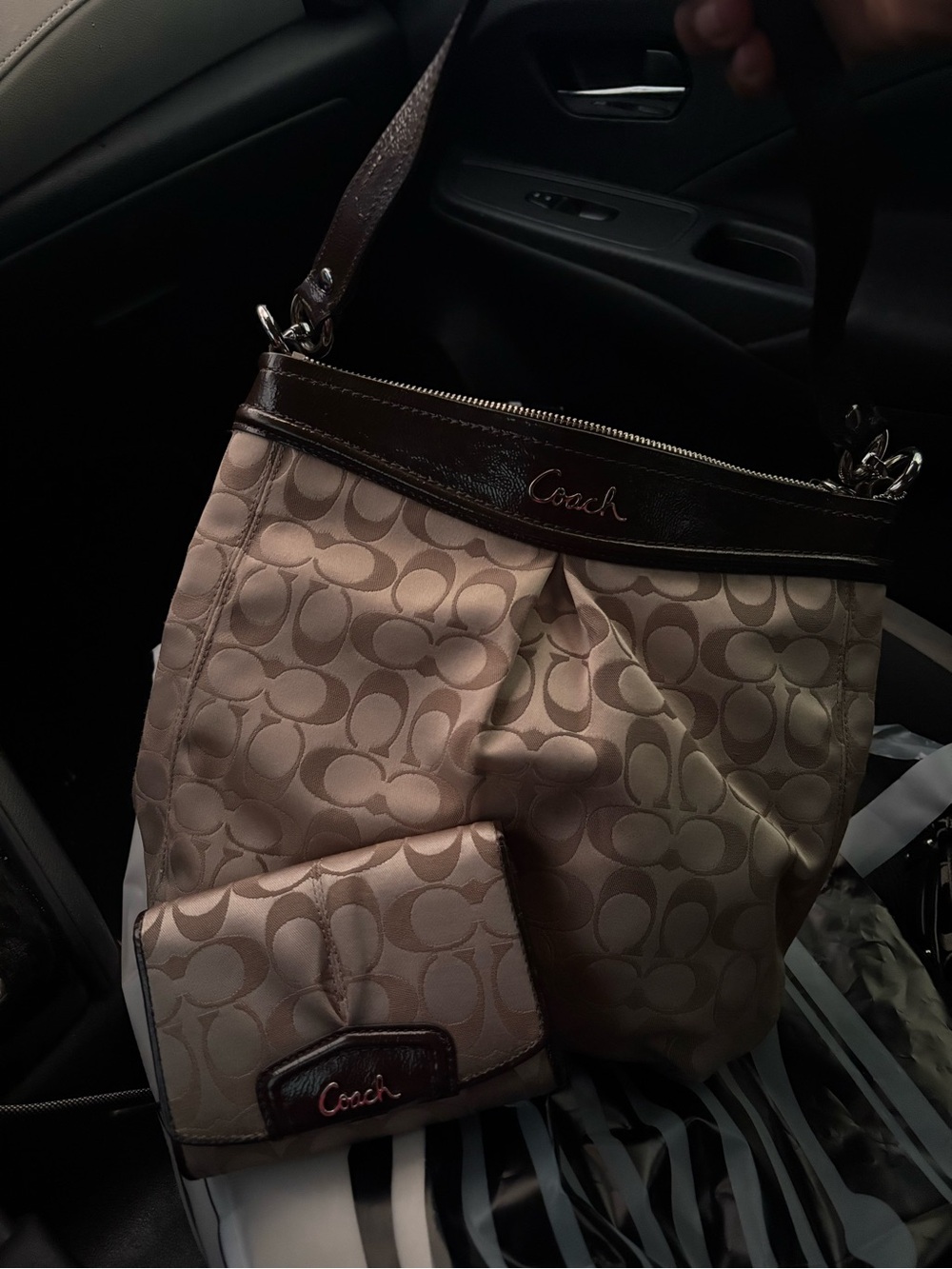 Coach Set - Picture 2 of 3